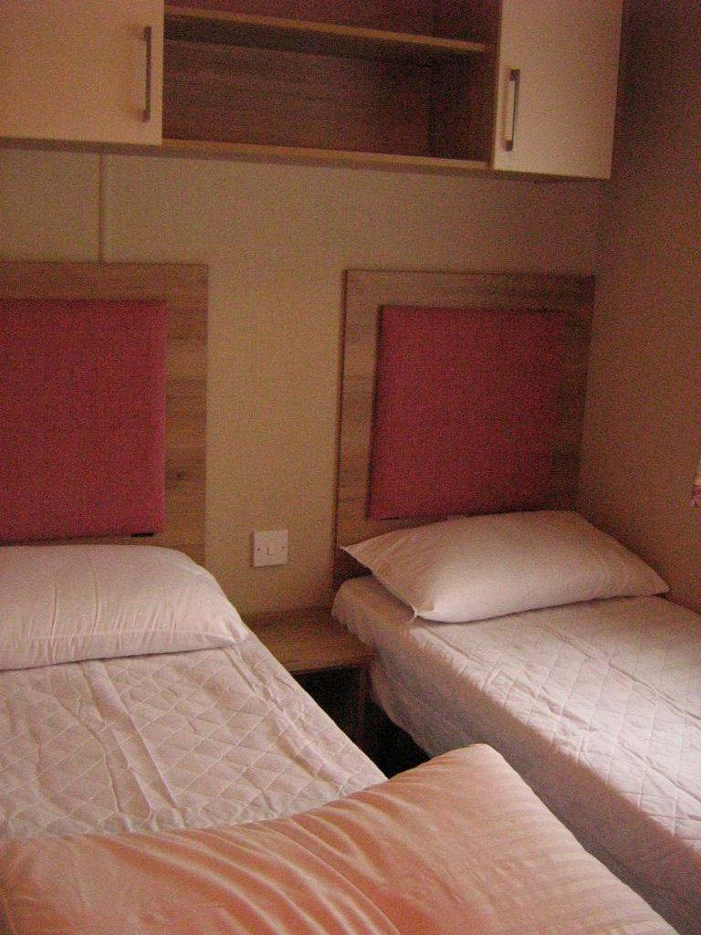 Lovely 6 Berth Caravan With Decking At Carlton Meres In Suffolk Ref 60058M Saxmundham Exterior photo